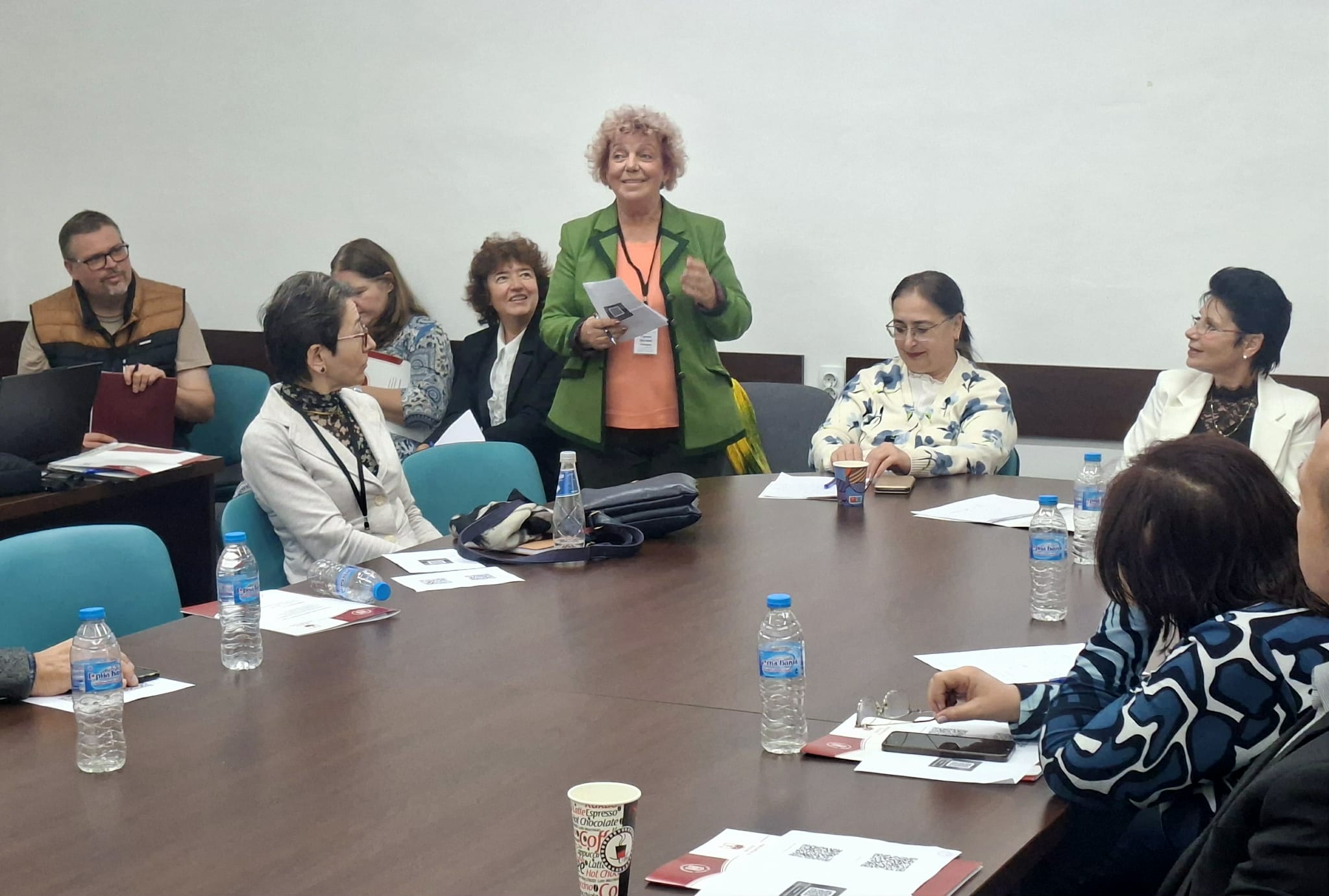 Кръгла маса 8